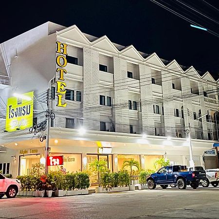 Keeree Boutique Hotel Phetchaburi Bagian luar foto