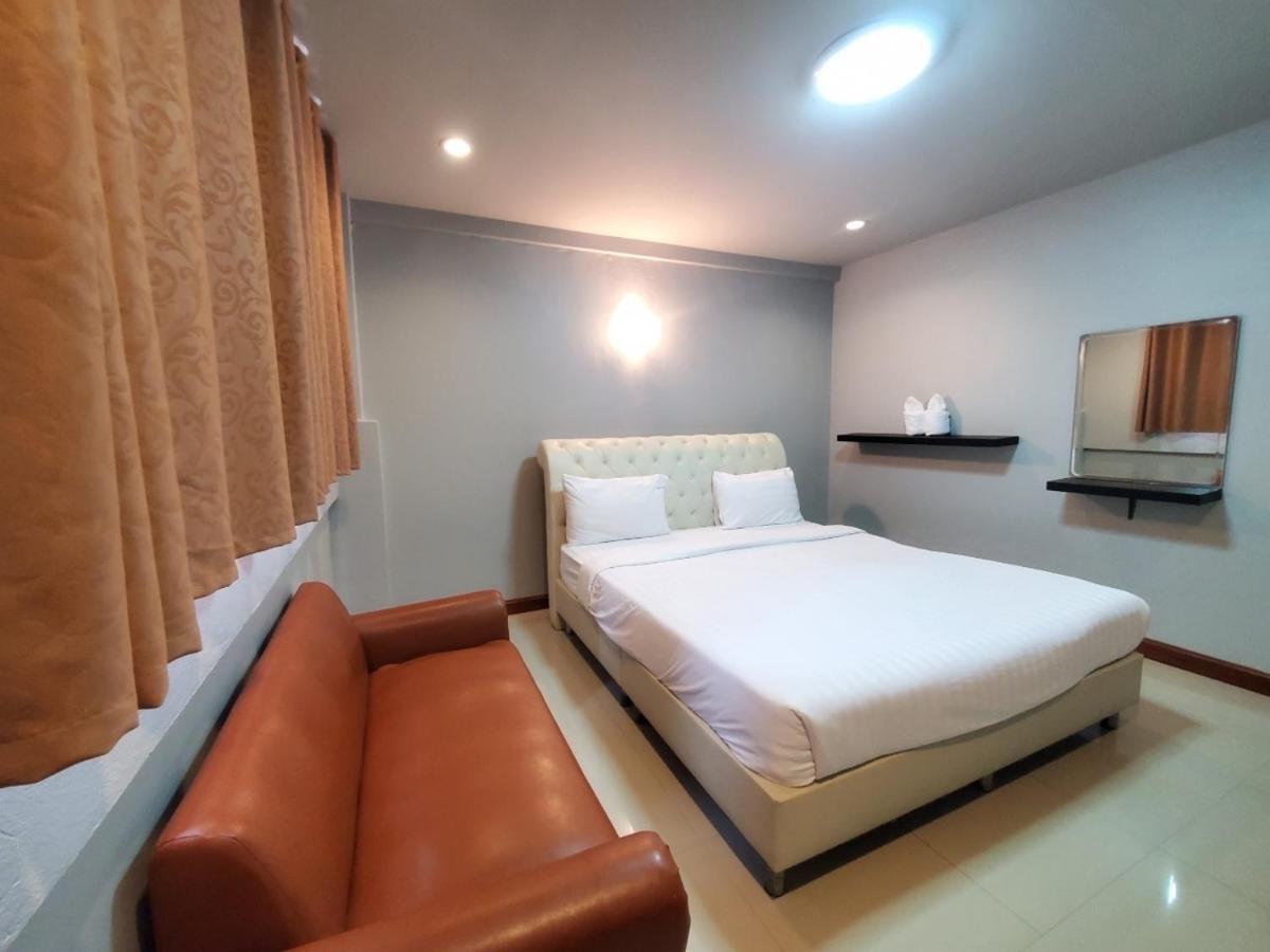 Keeree Boutique Hotel Phetchaburi Bagian luar foto